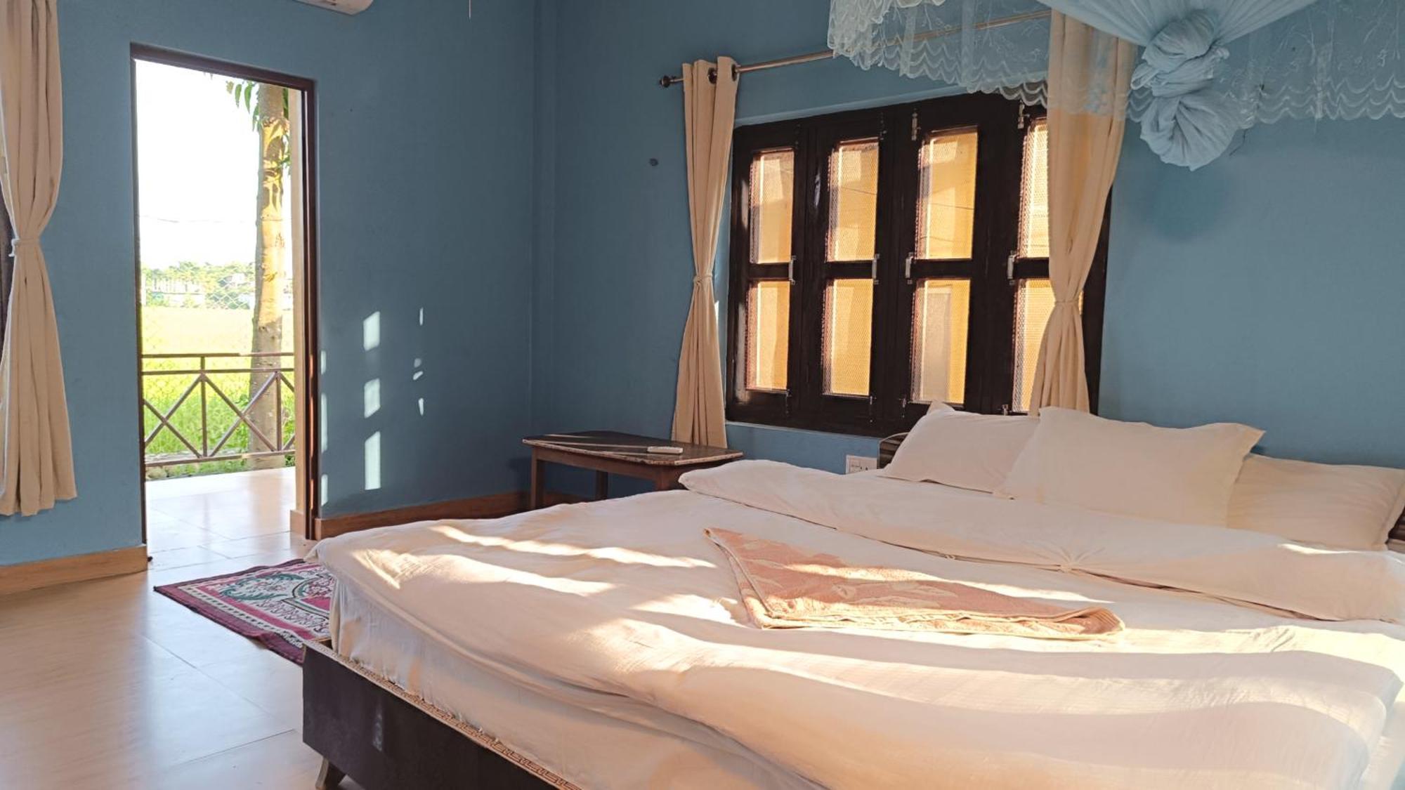Mr. B'S Place Bardiya Quarto foto